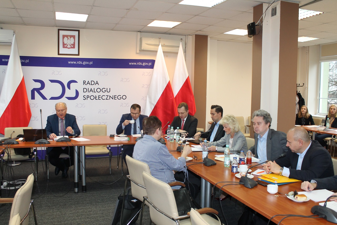 Członkowie Zespołu problemowego RDS ds. ubezpieczeń społecznych RDS na posiedzeniu w dniu 26 listopada 2019 r.