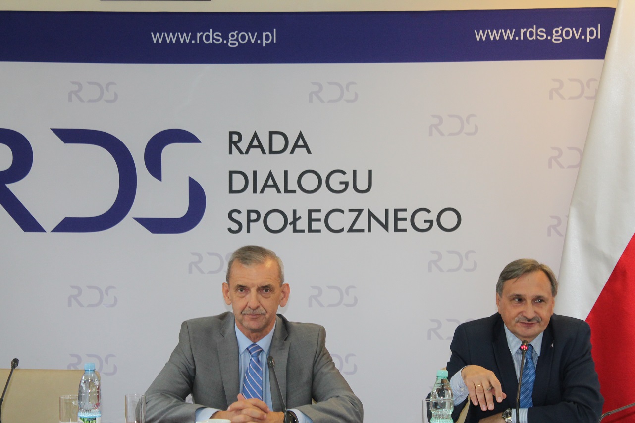 Członkowie Zespołu problemowego RDS ds. usług publicznych na posiedzeniu w dniu 29 października 2019 r.
