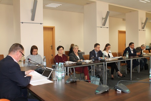 Członkowie Zespołu problemowego RDS ds. międzynarodowych na posiedzeniu w dniu 3 października 2019 r.