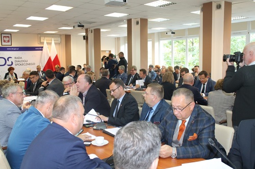 Uczestnicy posiedzenia plenarnego RDS w dniu 18 września 2019 r.