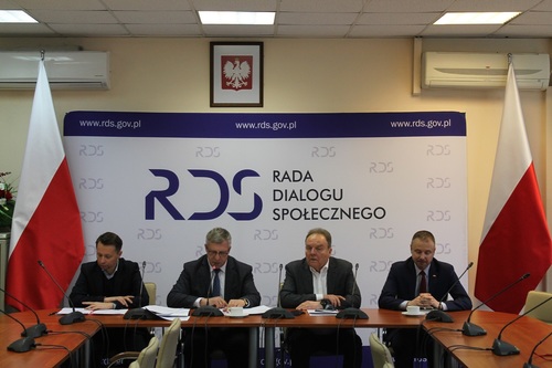 Członkowie Zespołu problemowego ds. polityki gospodarczej i rynku pracy RDS na posiedzeniu w dniu 12 lutego 2020 r.